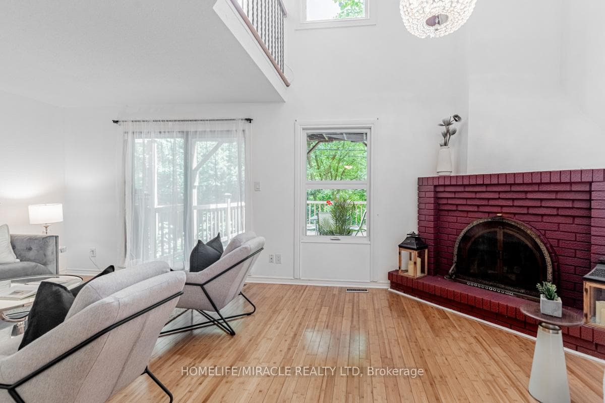 545 Woodbine Avenue photo 23