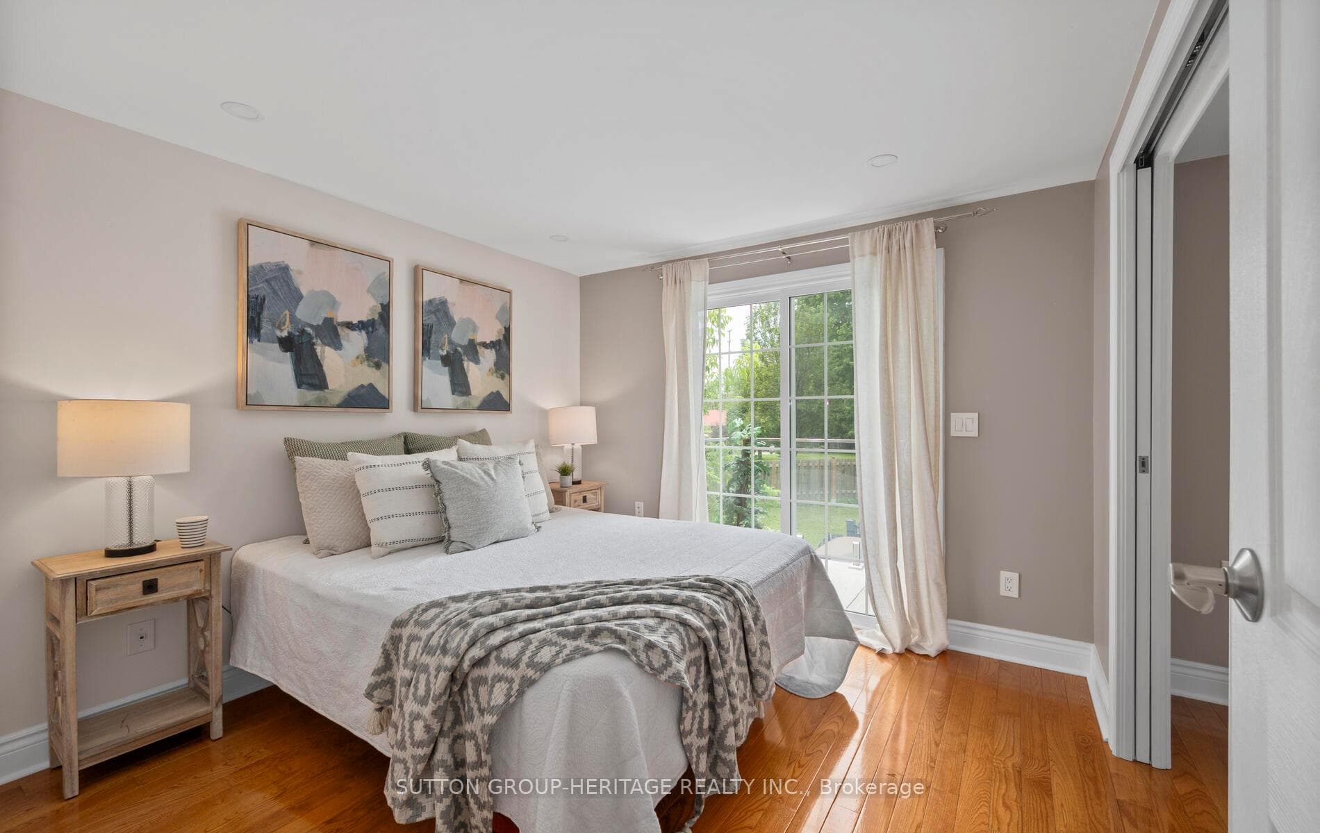 565 Foxrun Court photo 19
