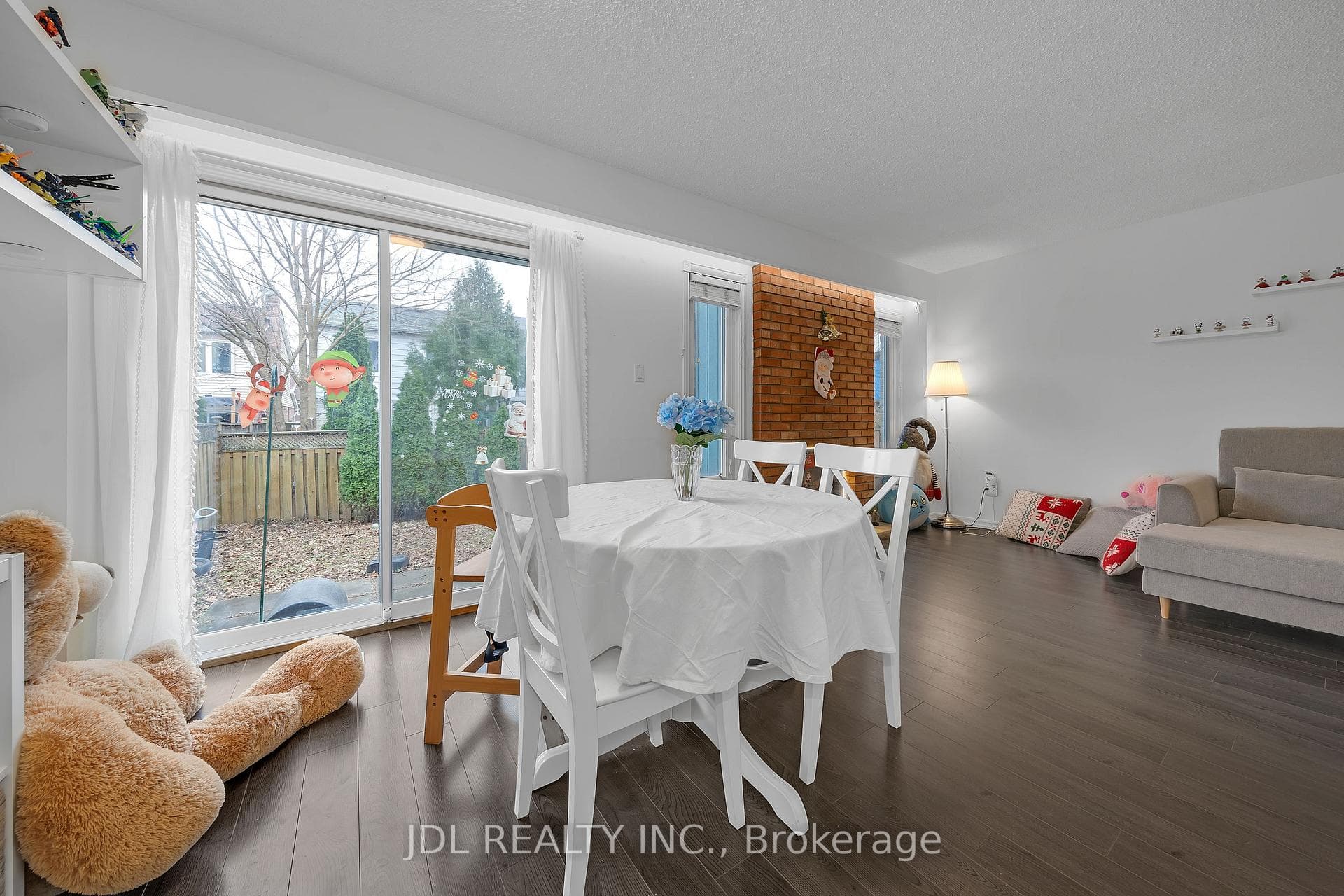 83 Reginald Crescent photo 11