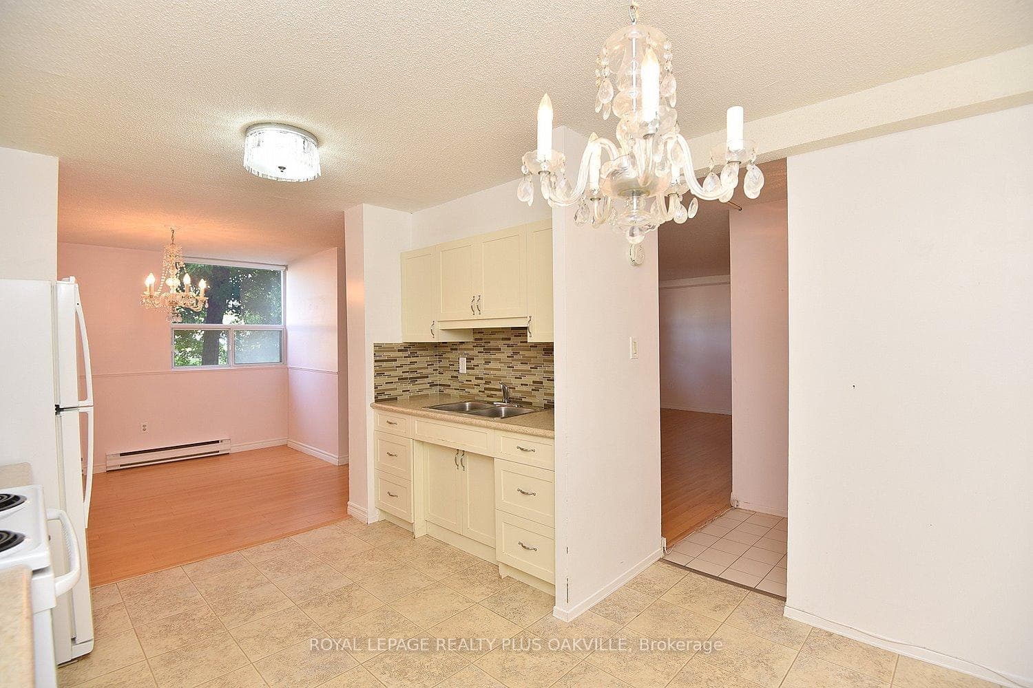 700 Dynes Road Unit 102 photo 13