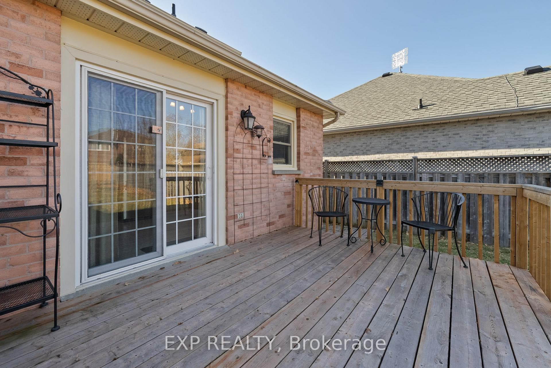 1048 Frei Street photo 27