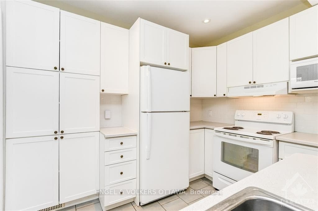 475 GOLDEN Avenue photo 14