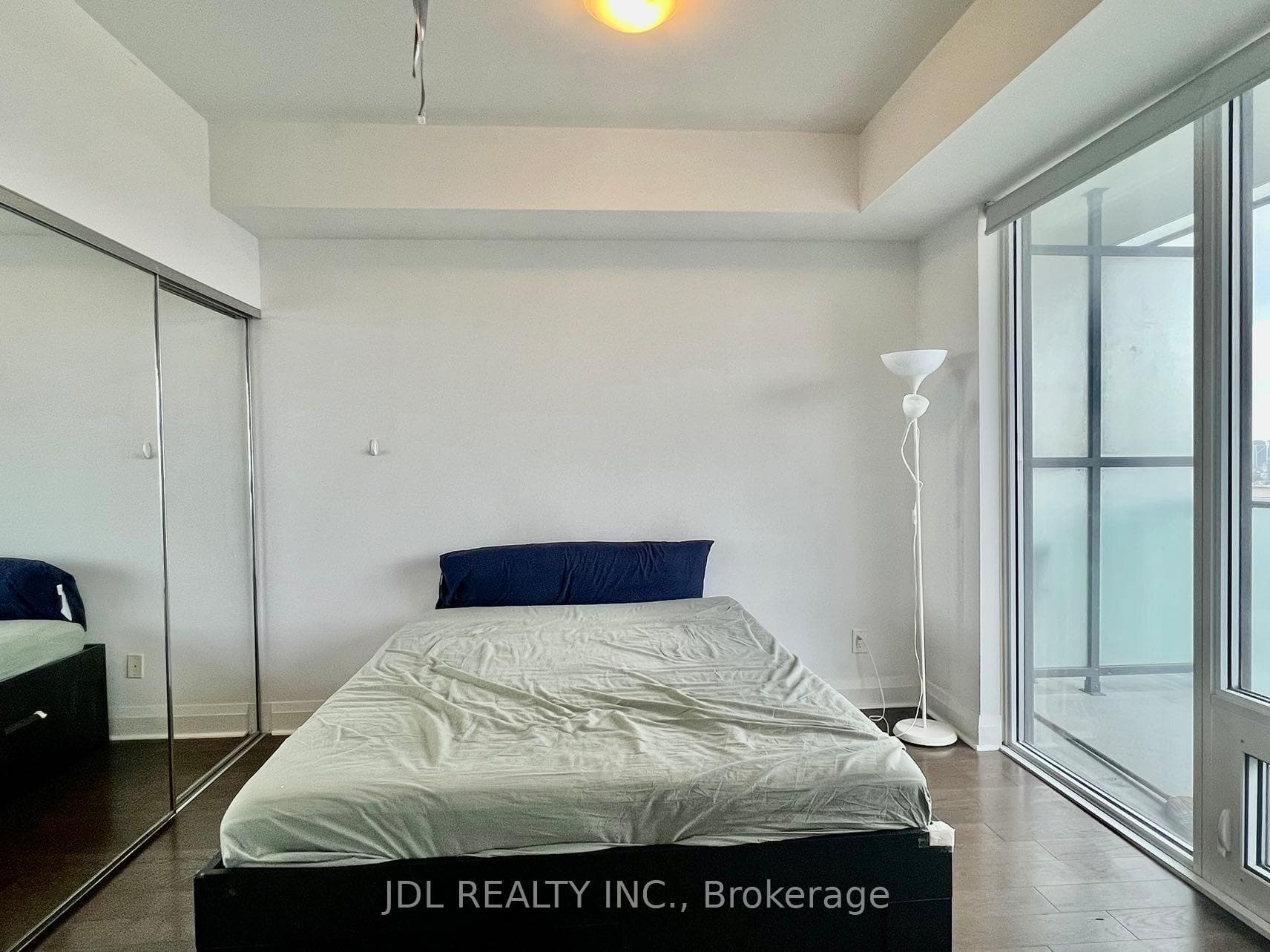 65 St Mary Street Unit 1506 photo 8