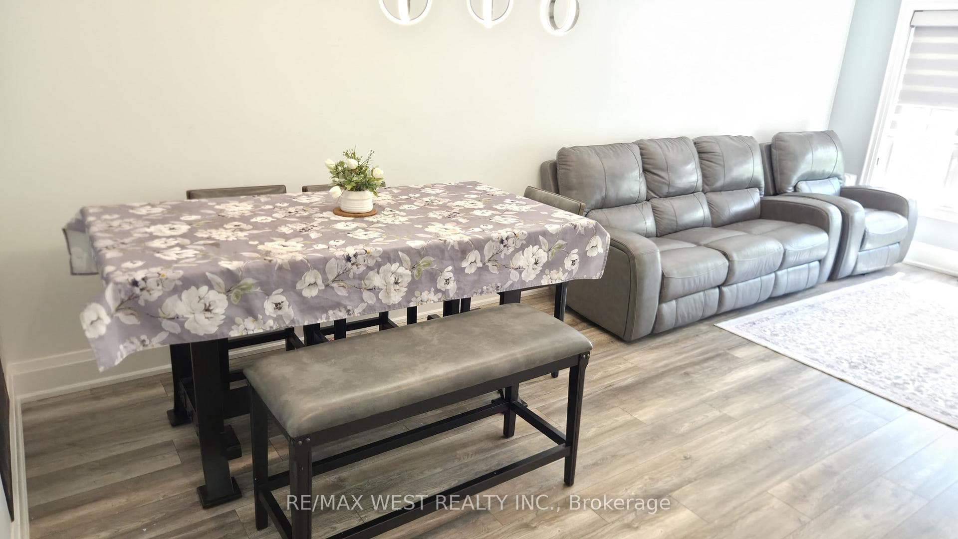 3020 Cedarglen Gate Unit 33 photo 4