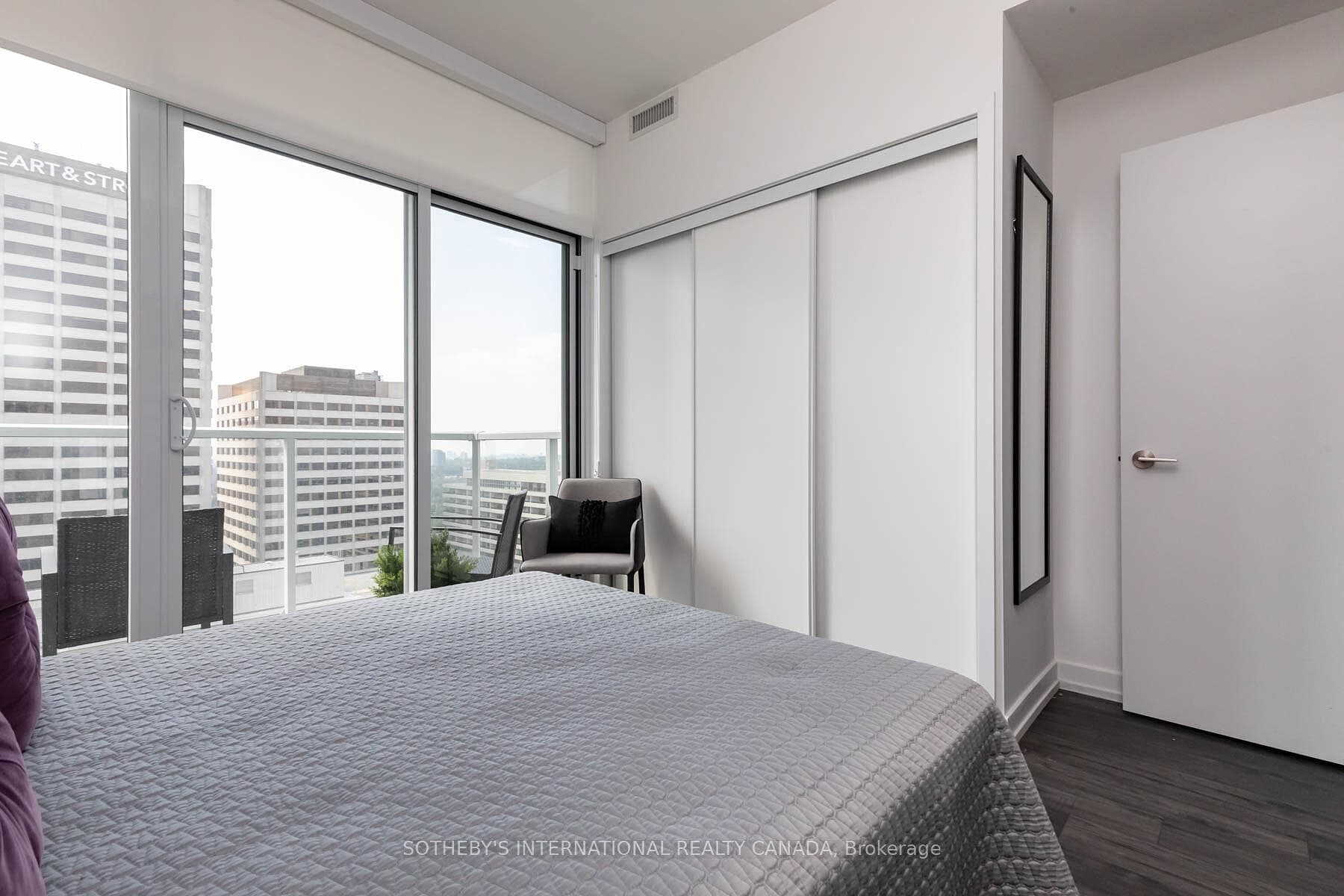 33 Helendale Avenue Unit 2110 photo 17