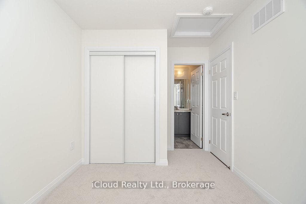 53 Stanley Avenue photo 36