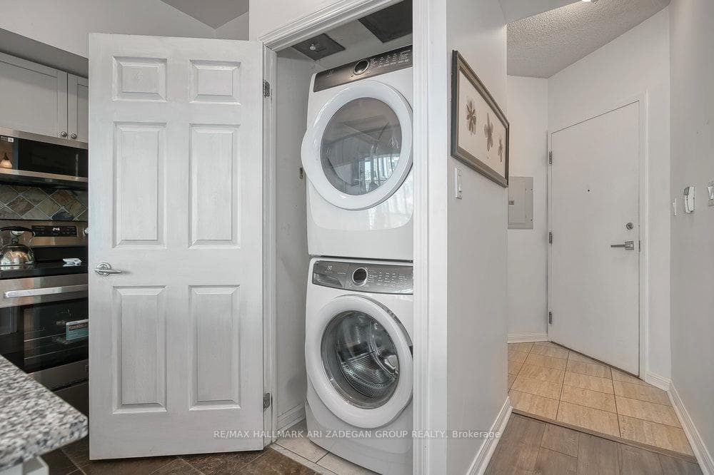 Full Size Top Load Washer/Dr