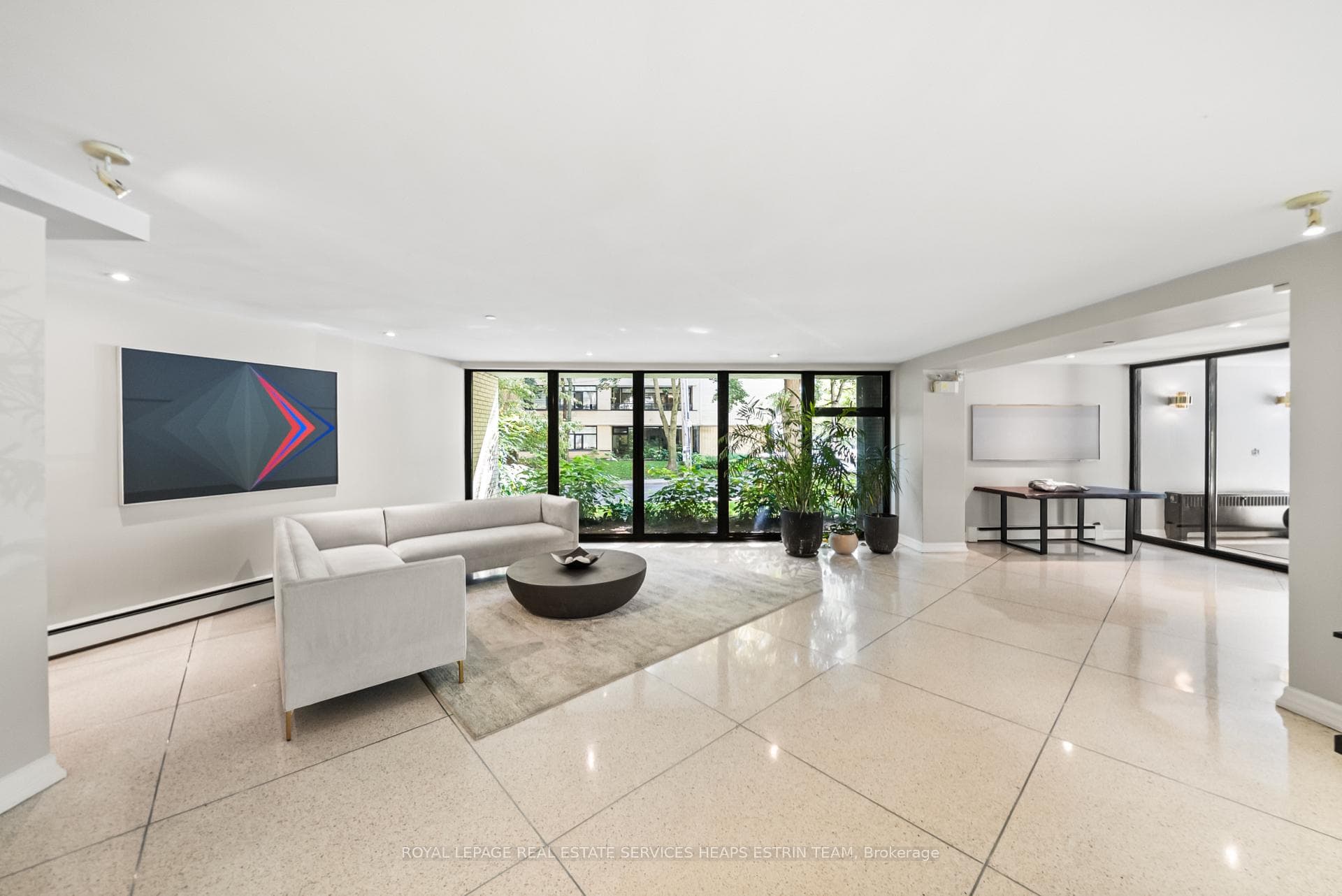 581 Avenue Road Unit 204 photo 17