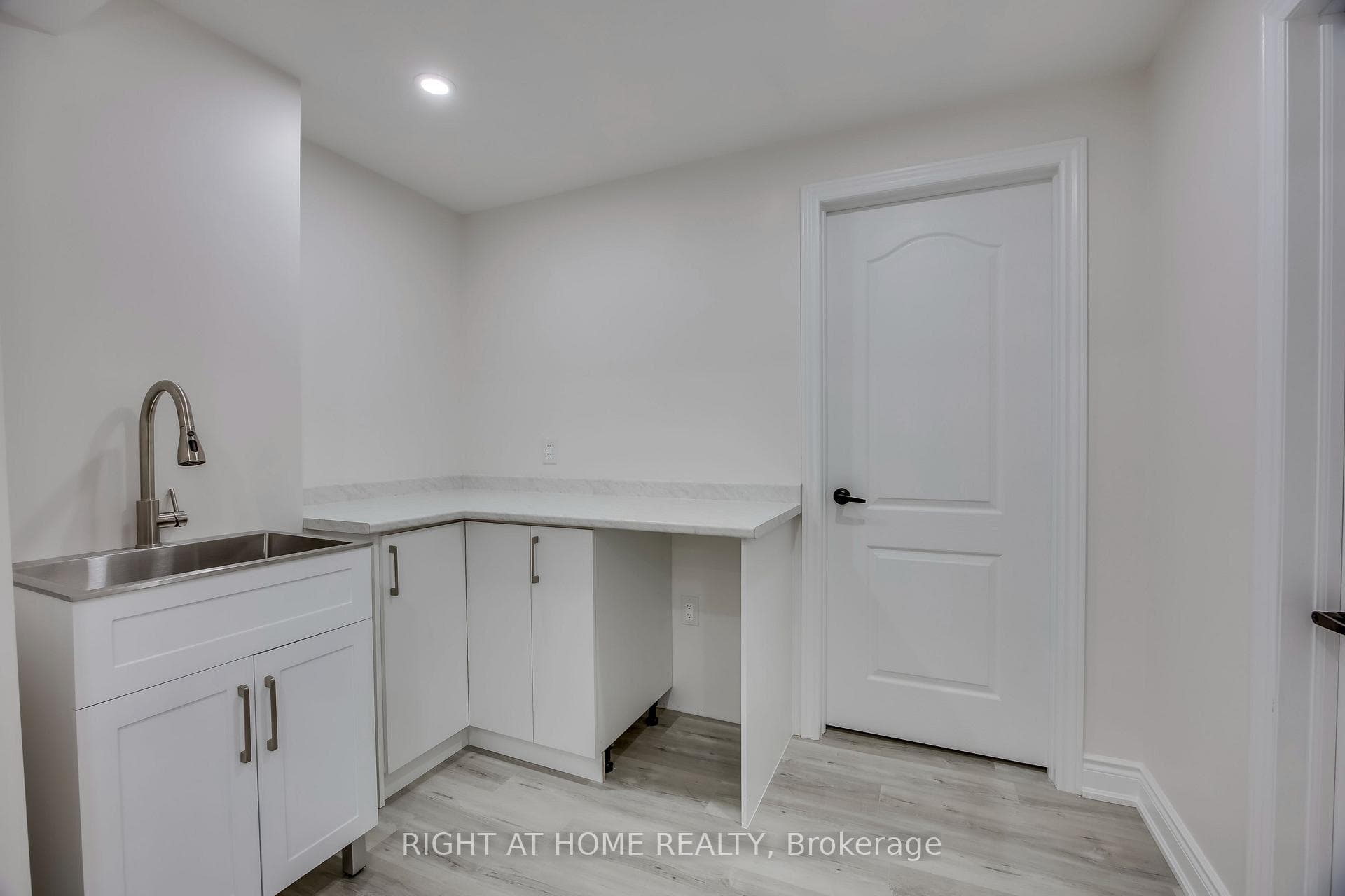 1015 Galesway Boulevard Unit 13 photo 35
