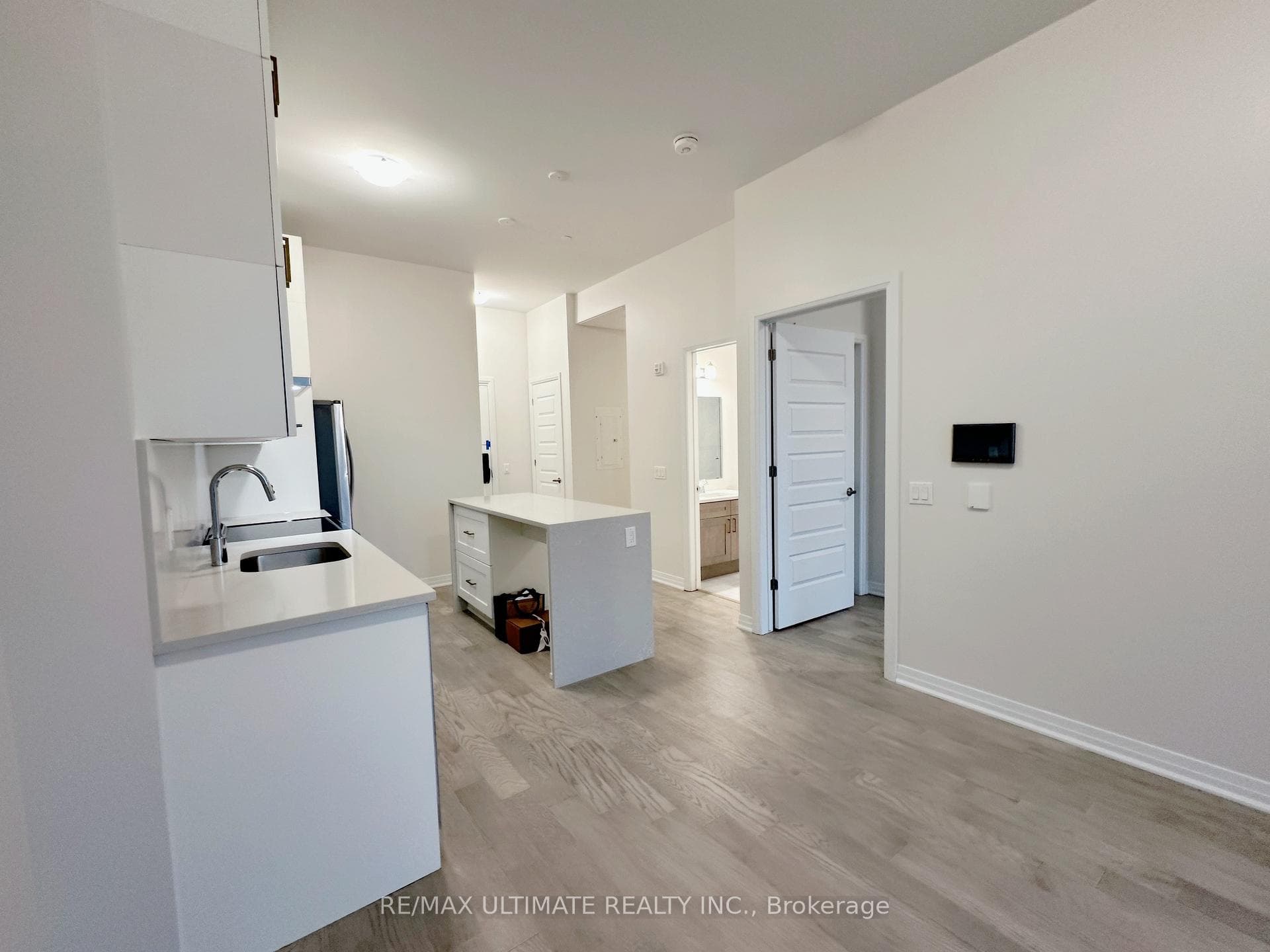 470 Gordon Krantz Avenue Unit 611 photo 3
