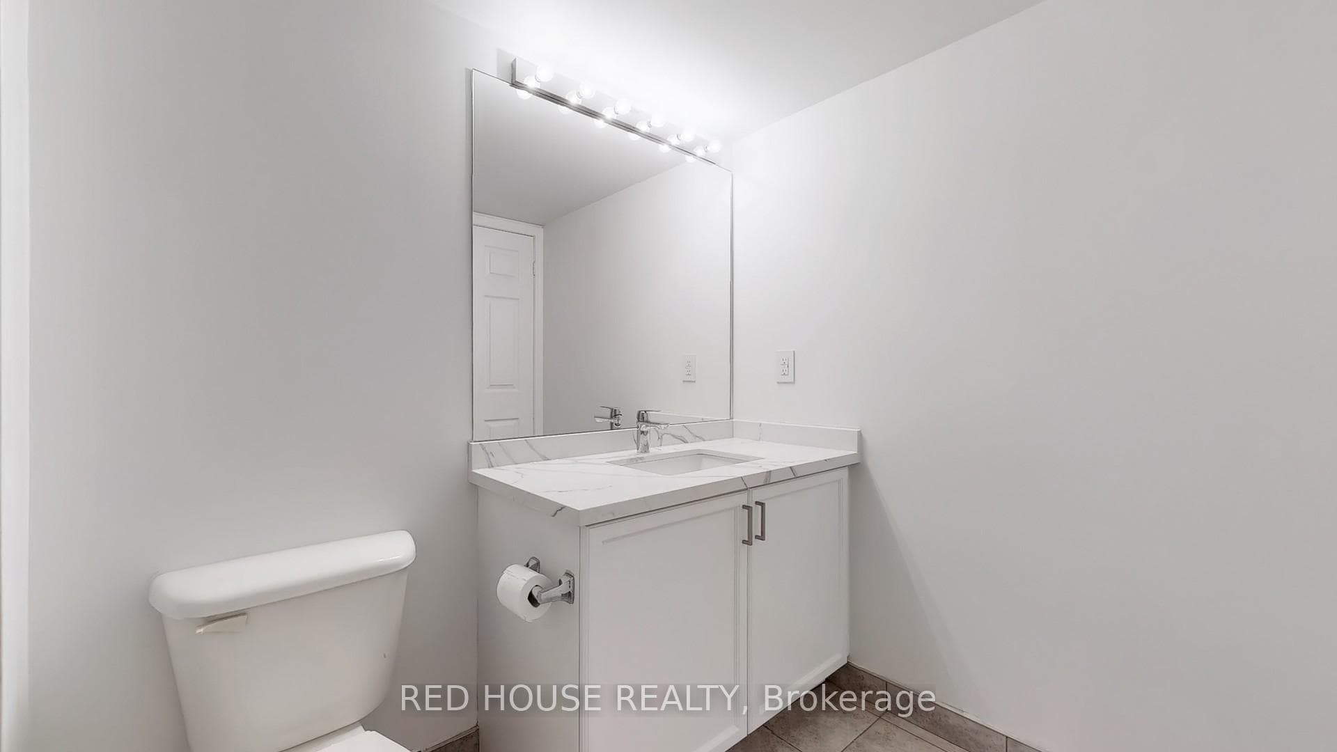 19 Grand Trunk Crescent Unit 1810 photo 22