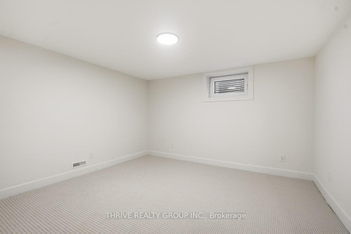 744 Barclay Road photo 43