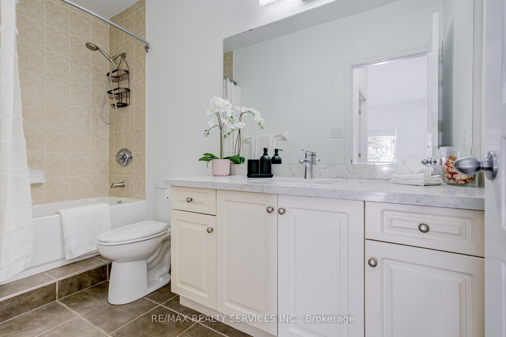 5070 Fairview Street Unit 105 photo 19