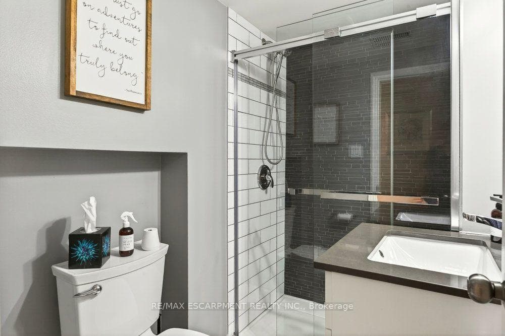 328 East 19th Street photo 36
