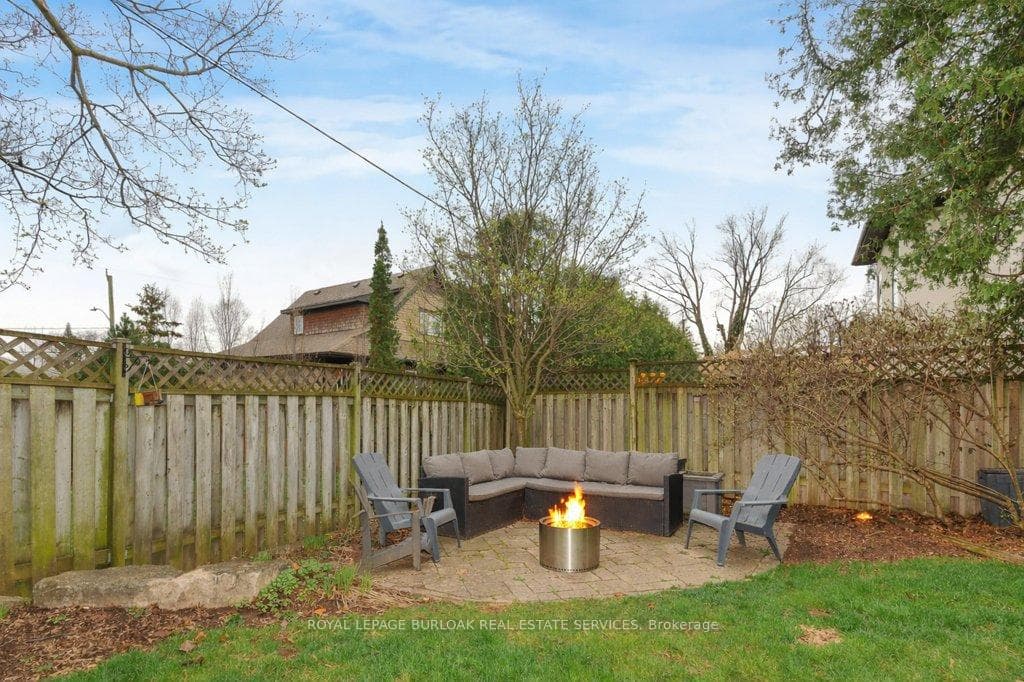 602 Stephens Crescent photo 27