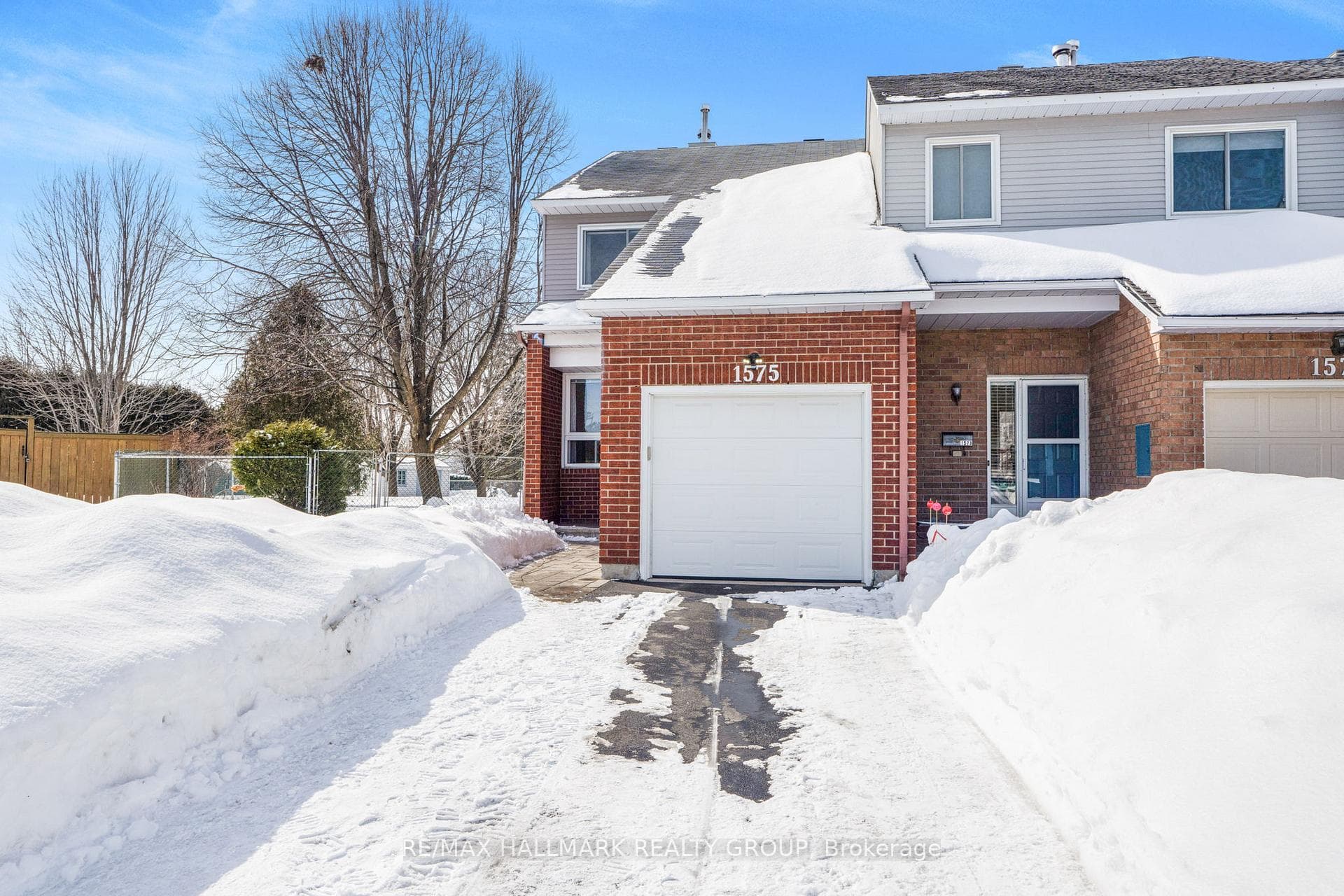 1575 BRIARFIELD Crescent photo 2