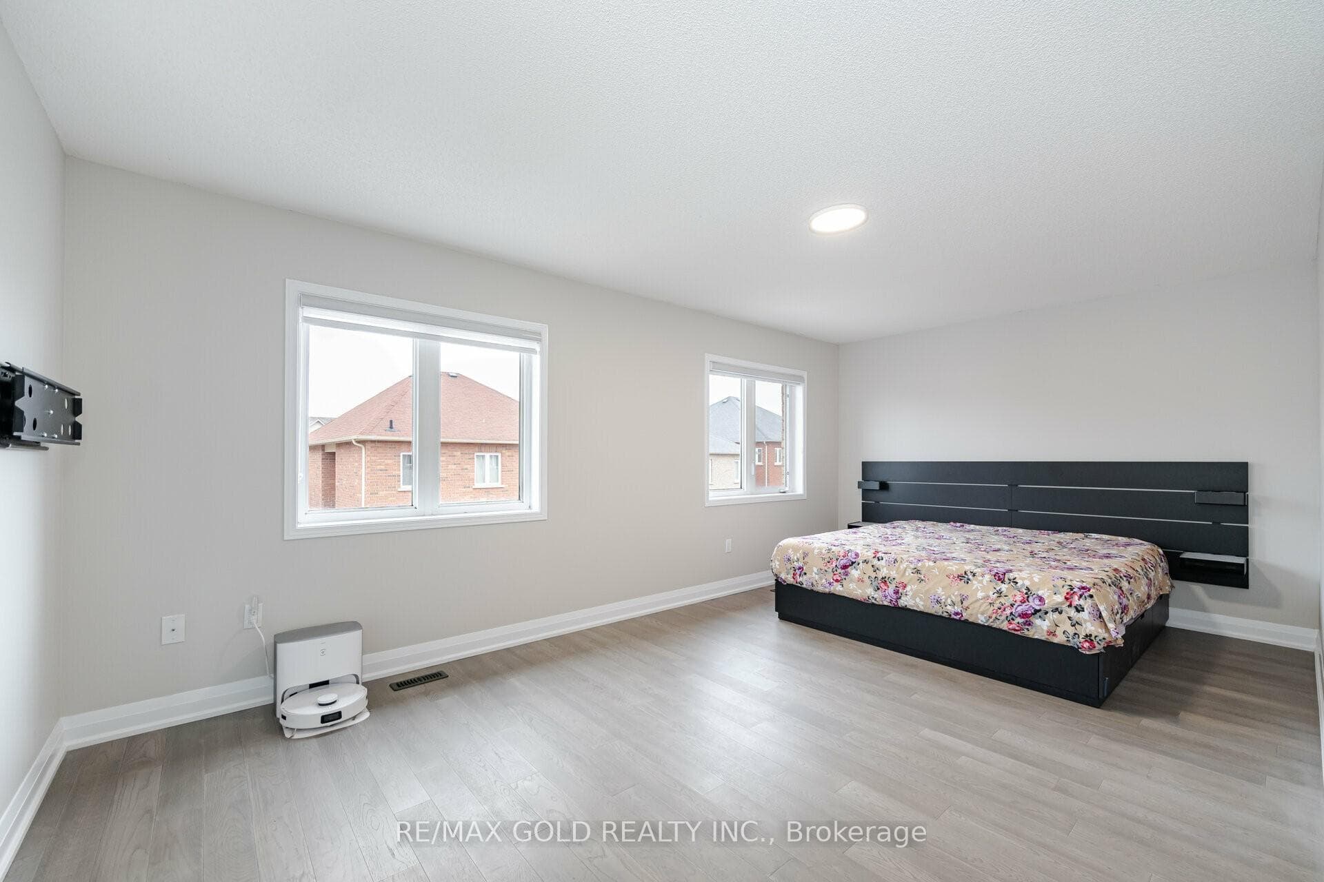39 Watchman Road photo 11