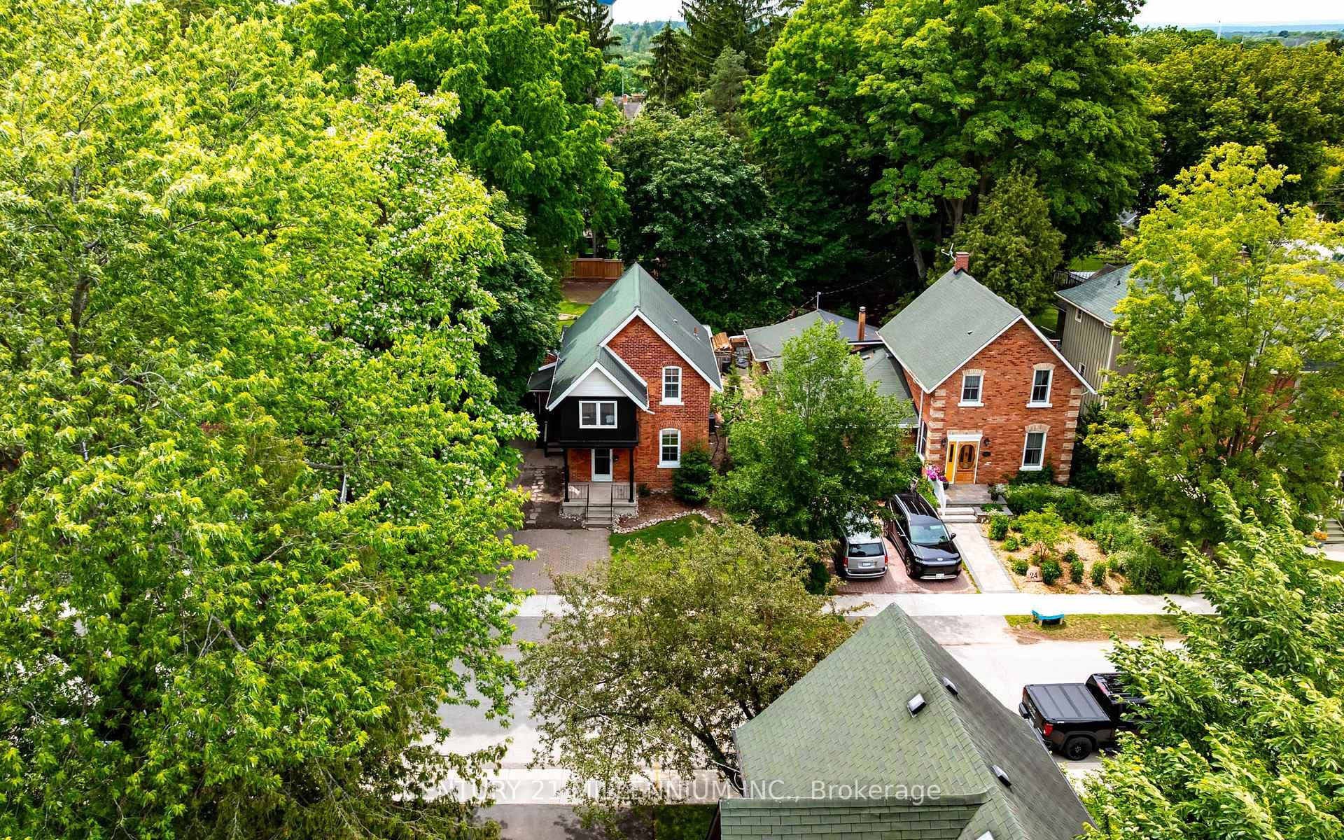 20 Alexander Street photo 36