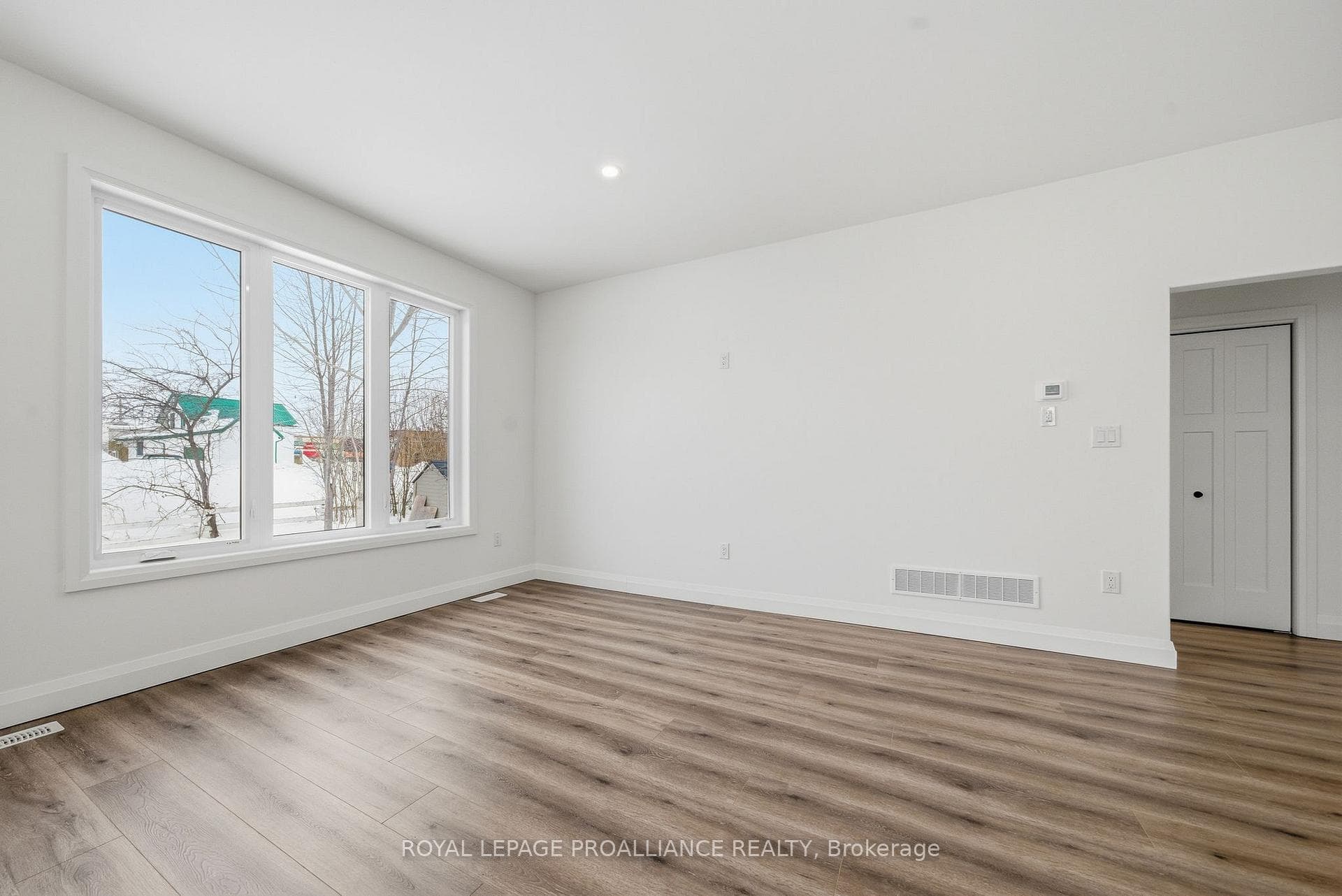 152 Bay Street photo 23