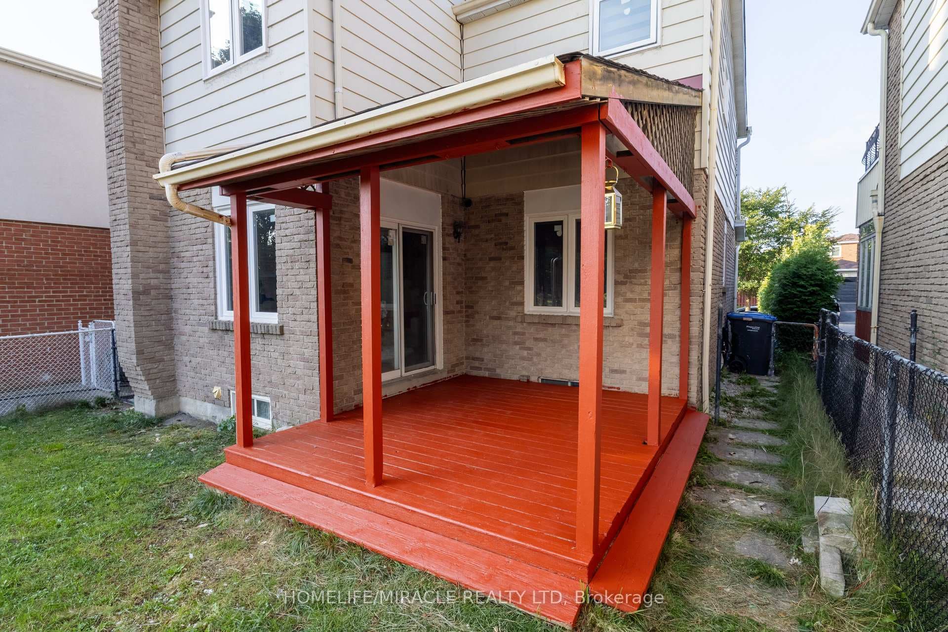 60 Denlow Drive photo 38