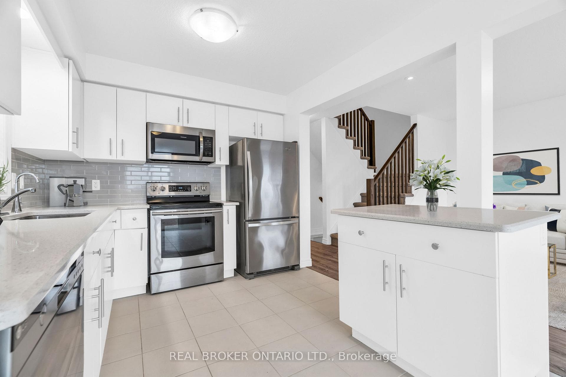 178 Cityview Drive photo 10