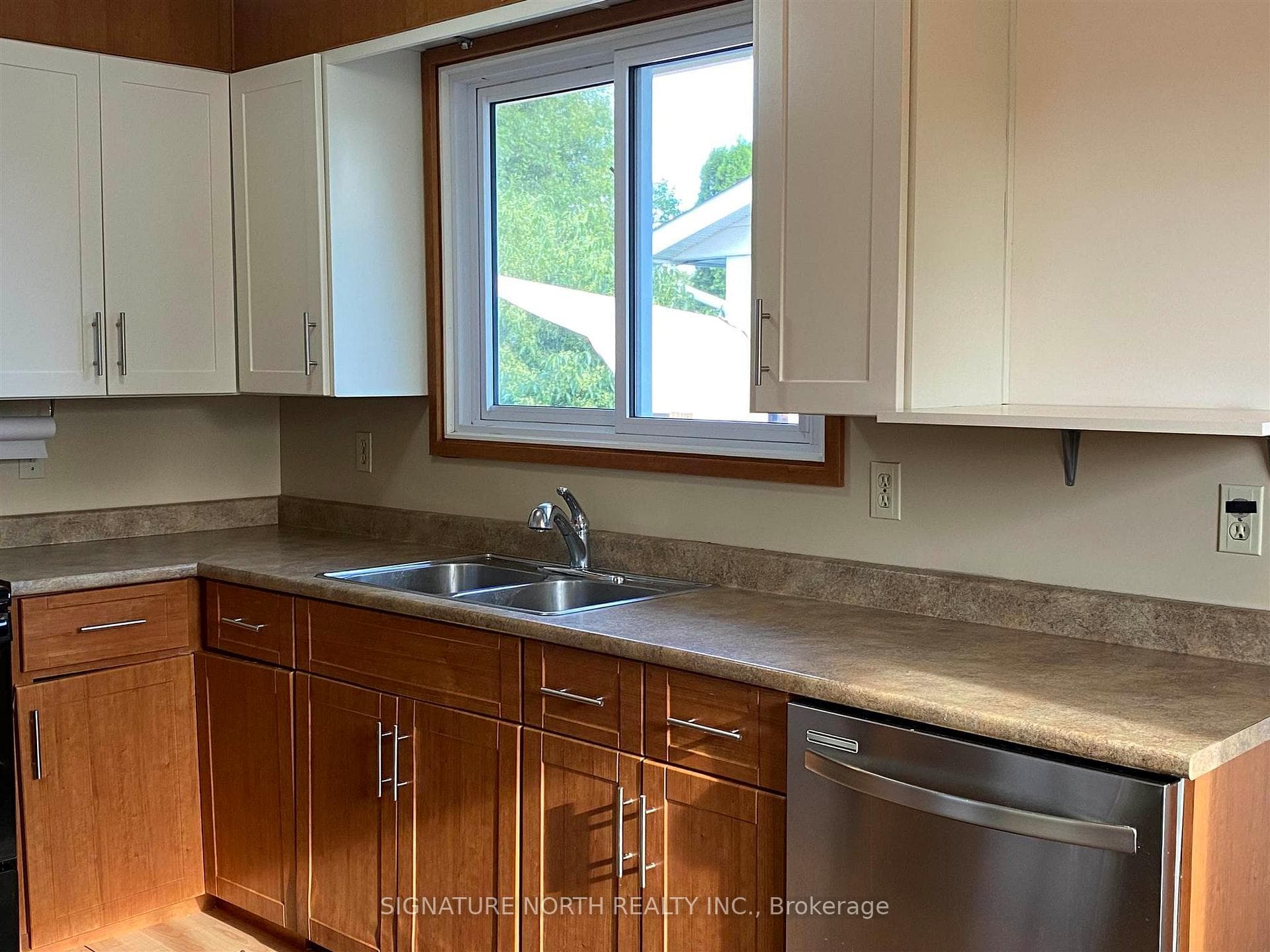 446 Simon Fraser Drive photo 7