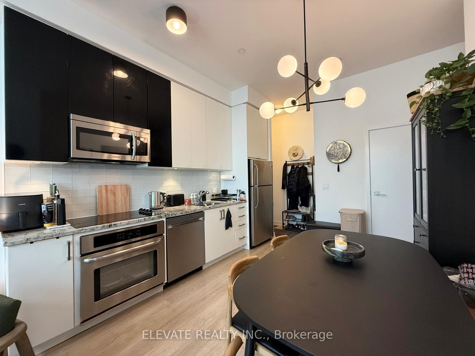 98 Lillian Street Unit 3311 photo 1