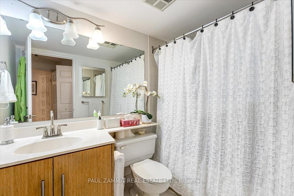 7805 Bayview Avenue Unit 526 photo 17