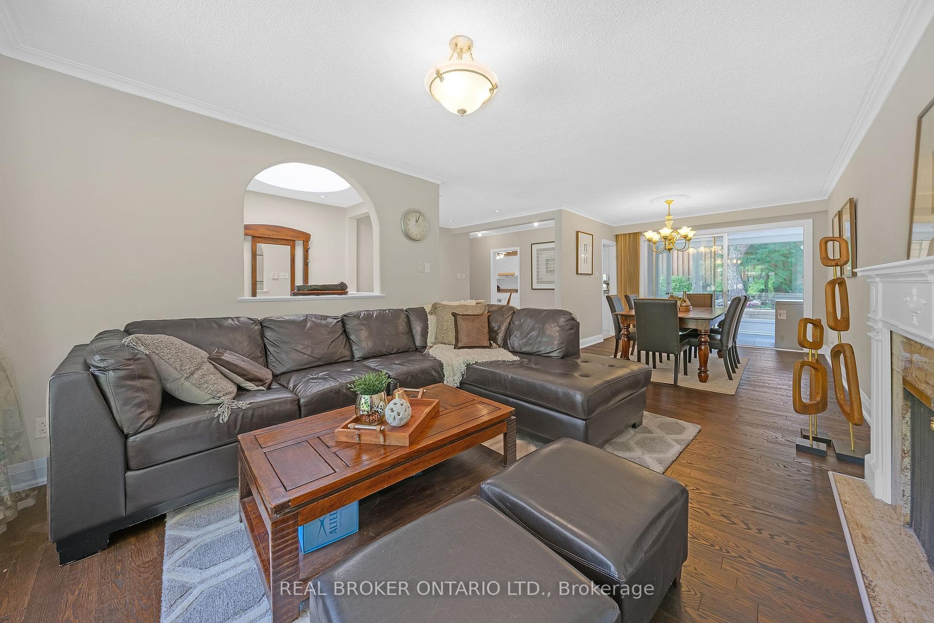 9 Overbank Crescent photo 7