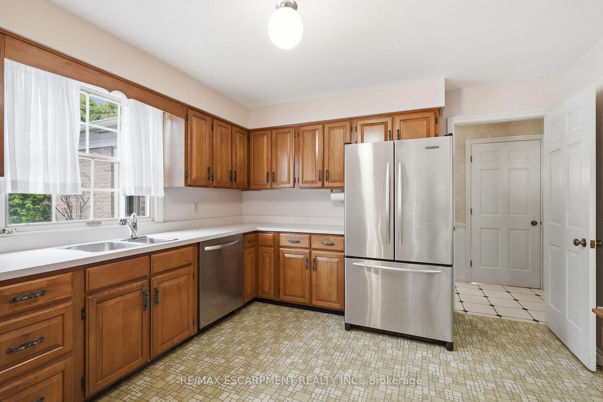 19 Verdun Court photo 16