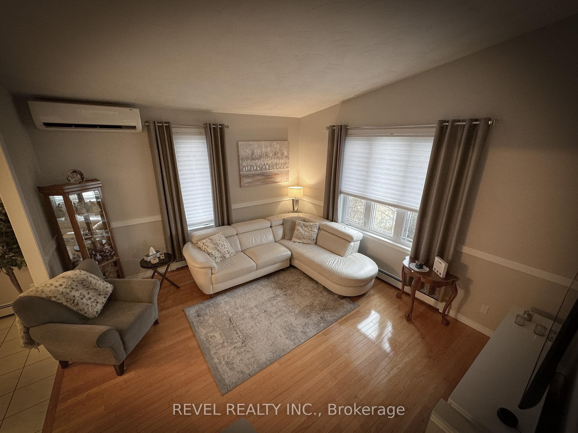 79 Meadow Lane photo 5
