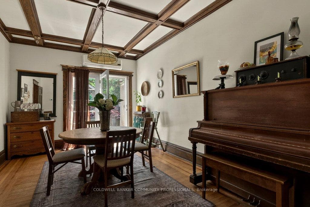 111 Spadina Avenue photo 14