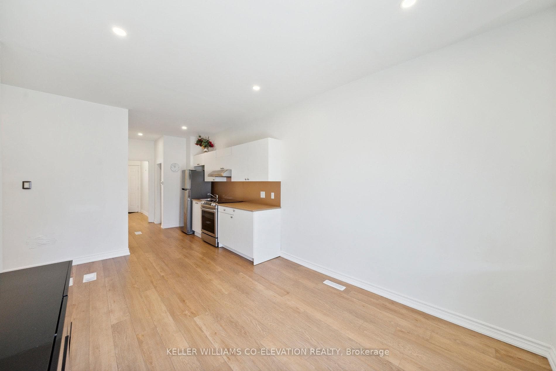 681 Scarlett Road Unit Main level photo 26