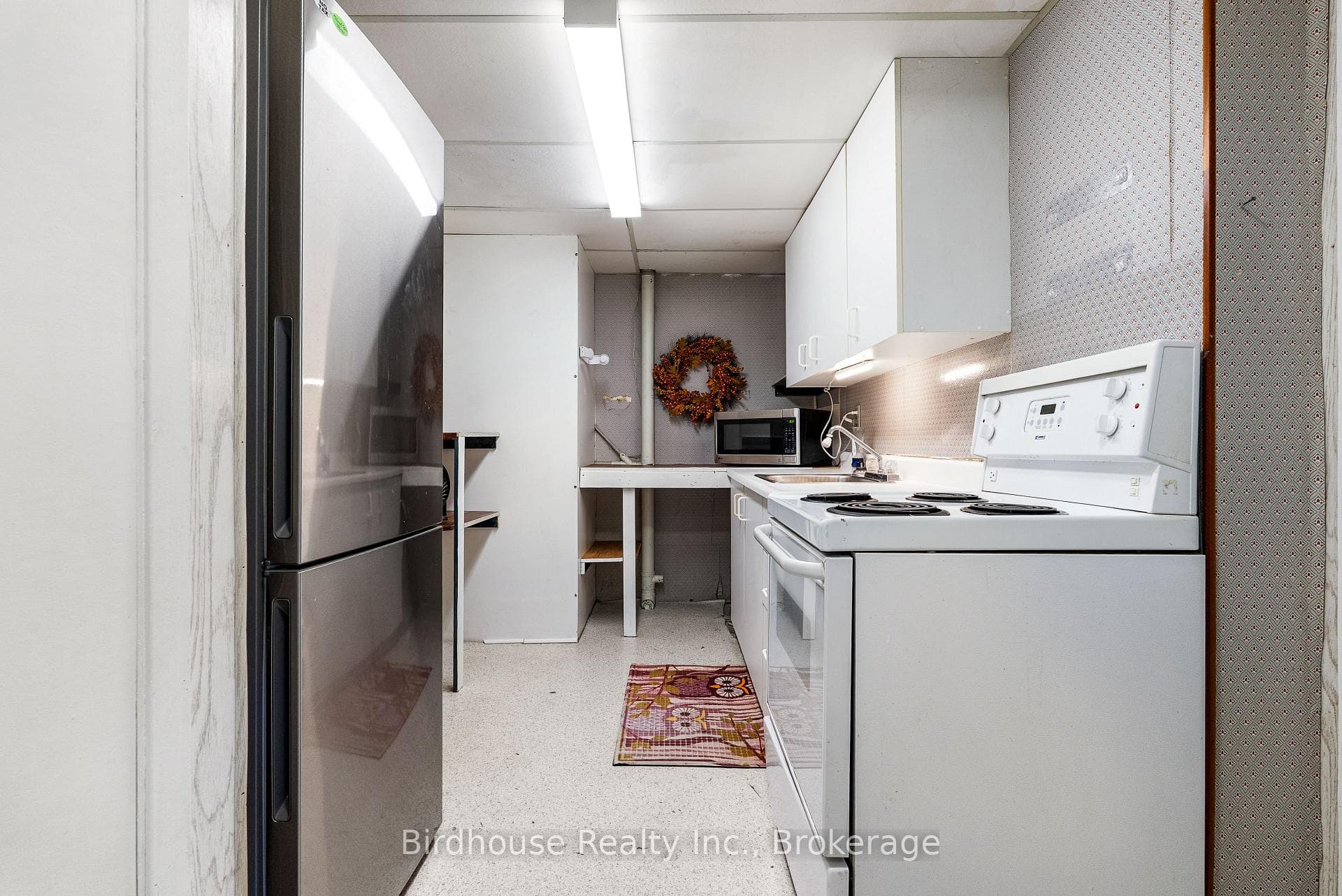 168 Adelaide Street photo 35