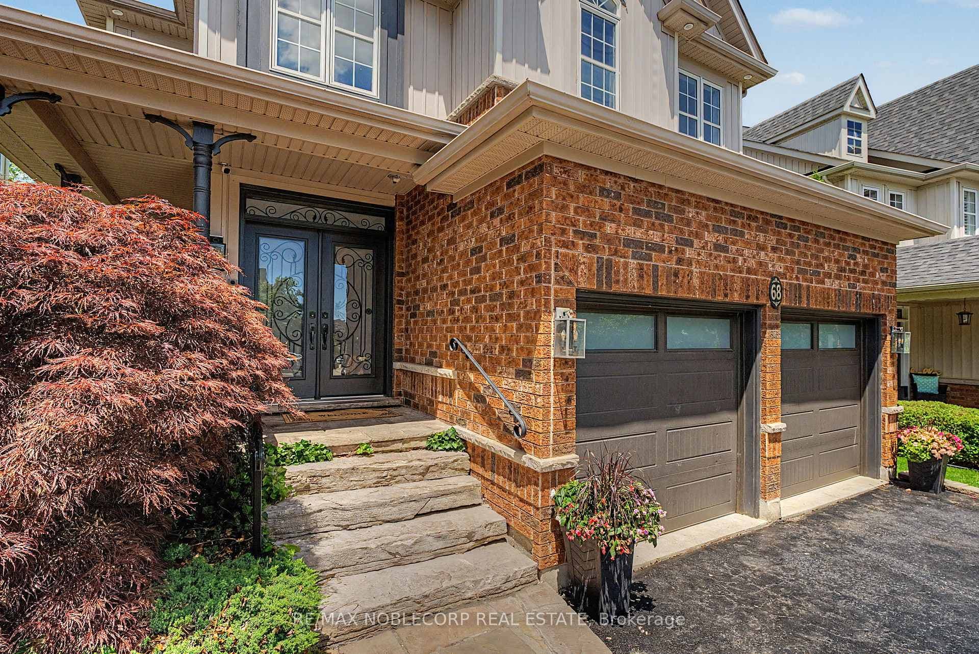 68 Meadowglen Boulevard photo 2