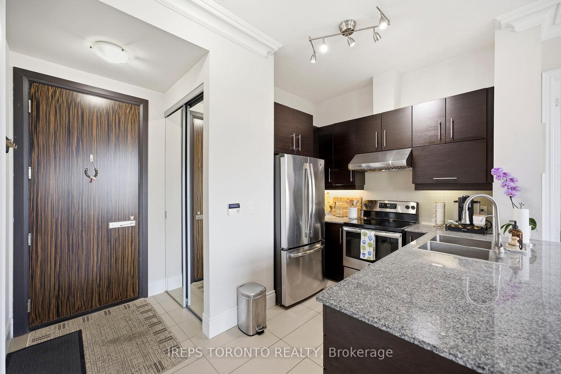 233 South Park Road Unit Ph01 photo 5