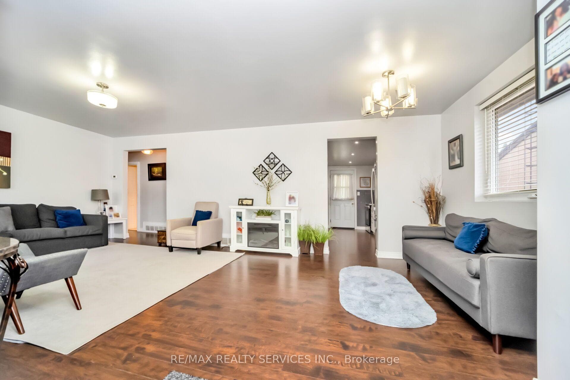3287 Michaud Avenue photo 4