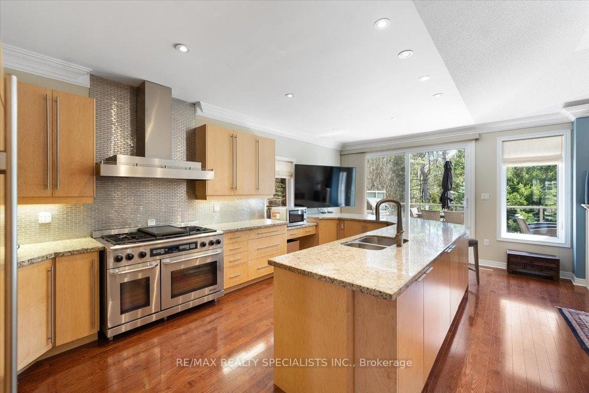 140 Walker Road photo 12