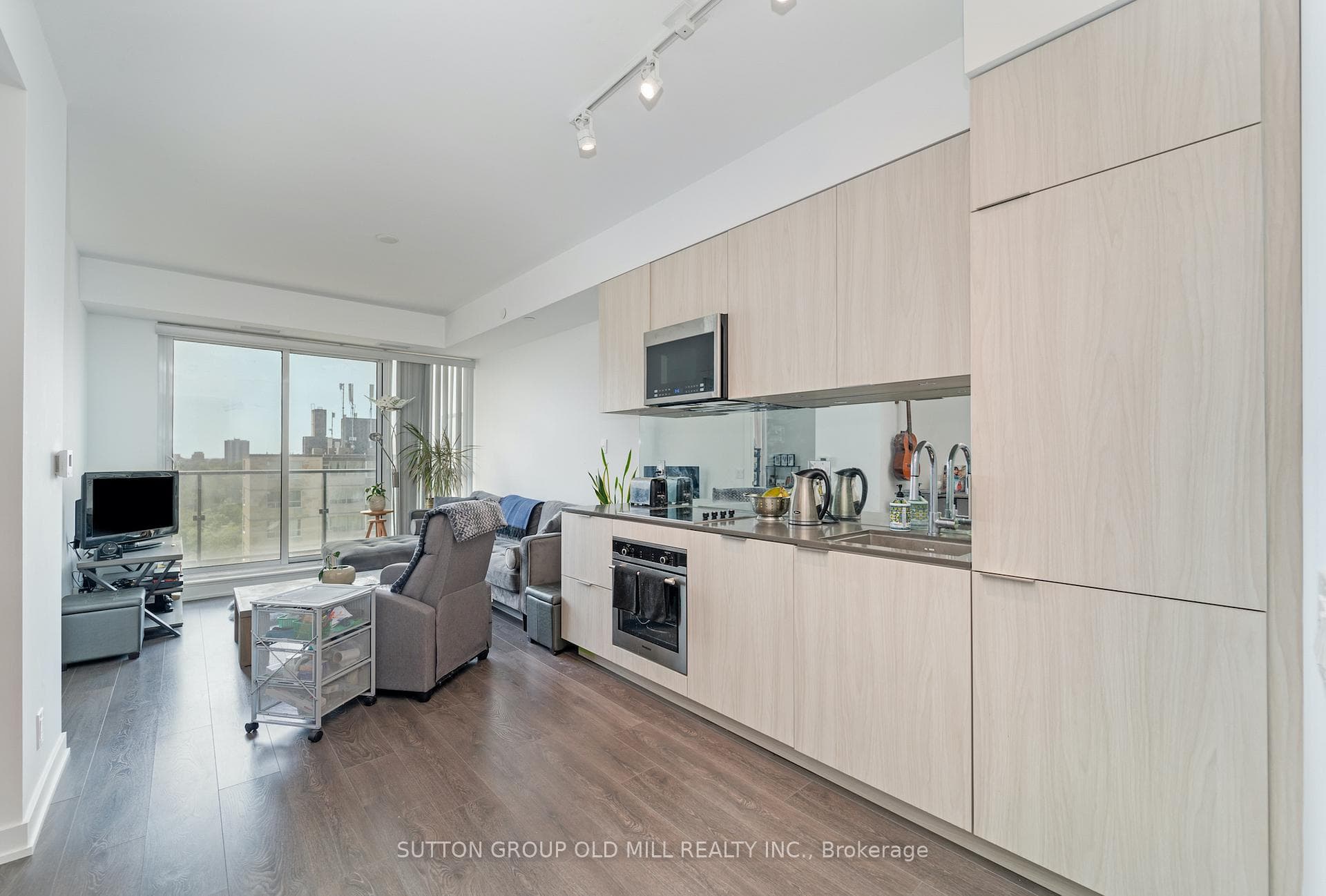 609 Avenue Road Unit 1108 photo 2