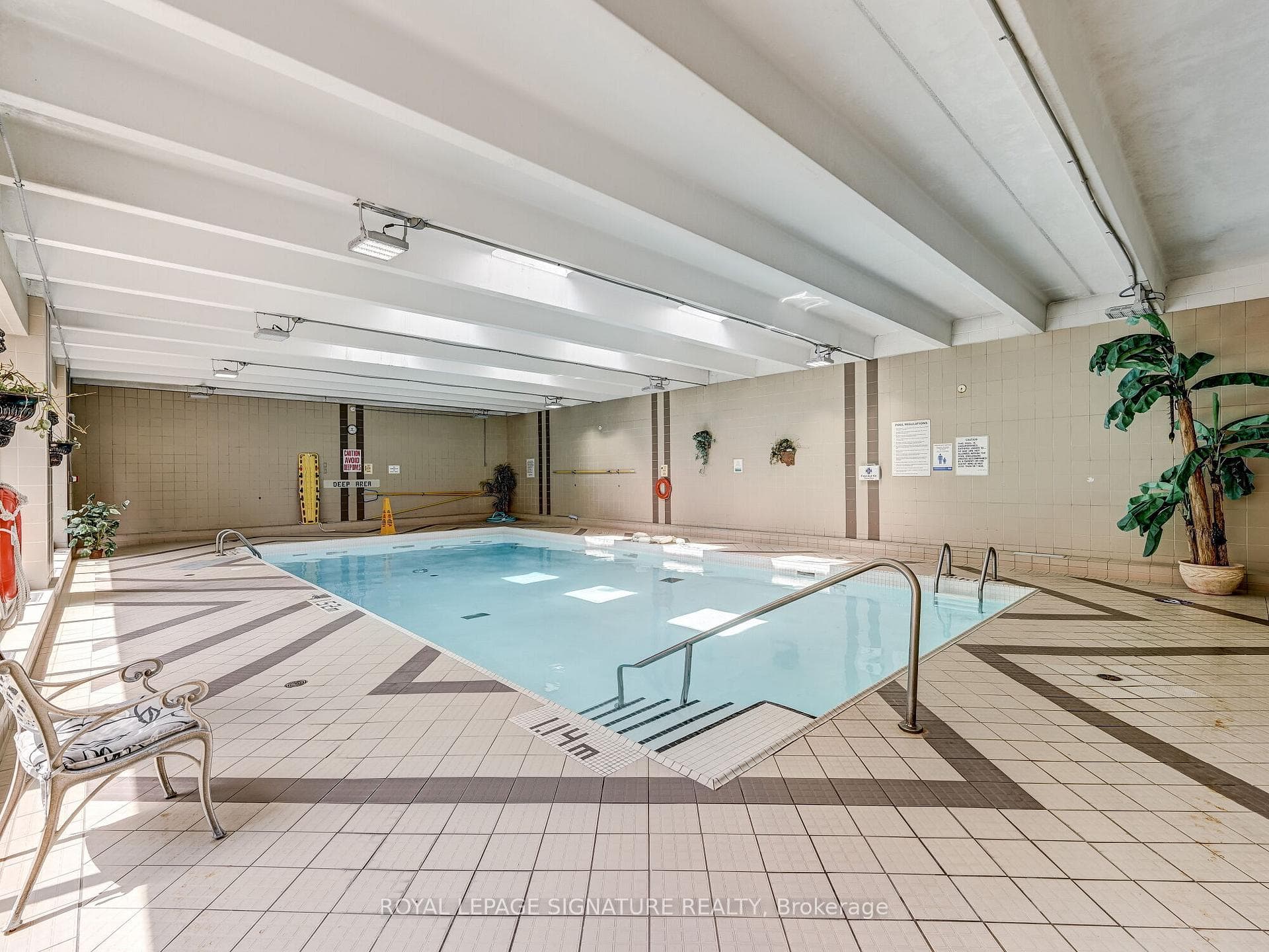 3695 Kaneff Crescent Unit 1510 photo 14