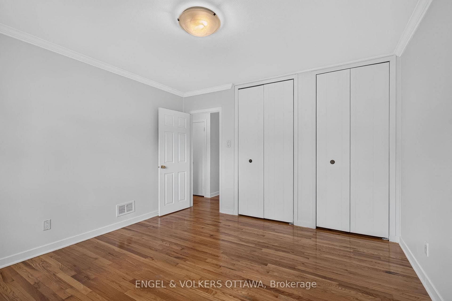 2439 Alta Vista Drive photo 14