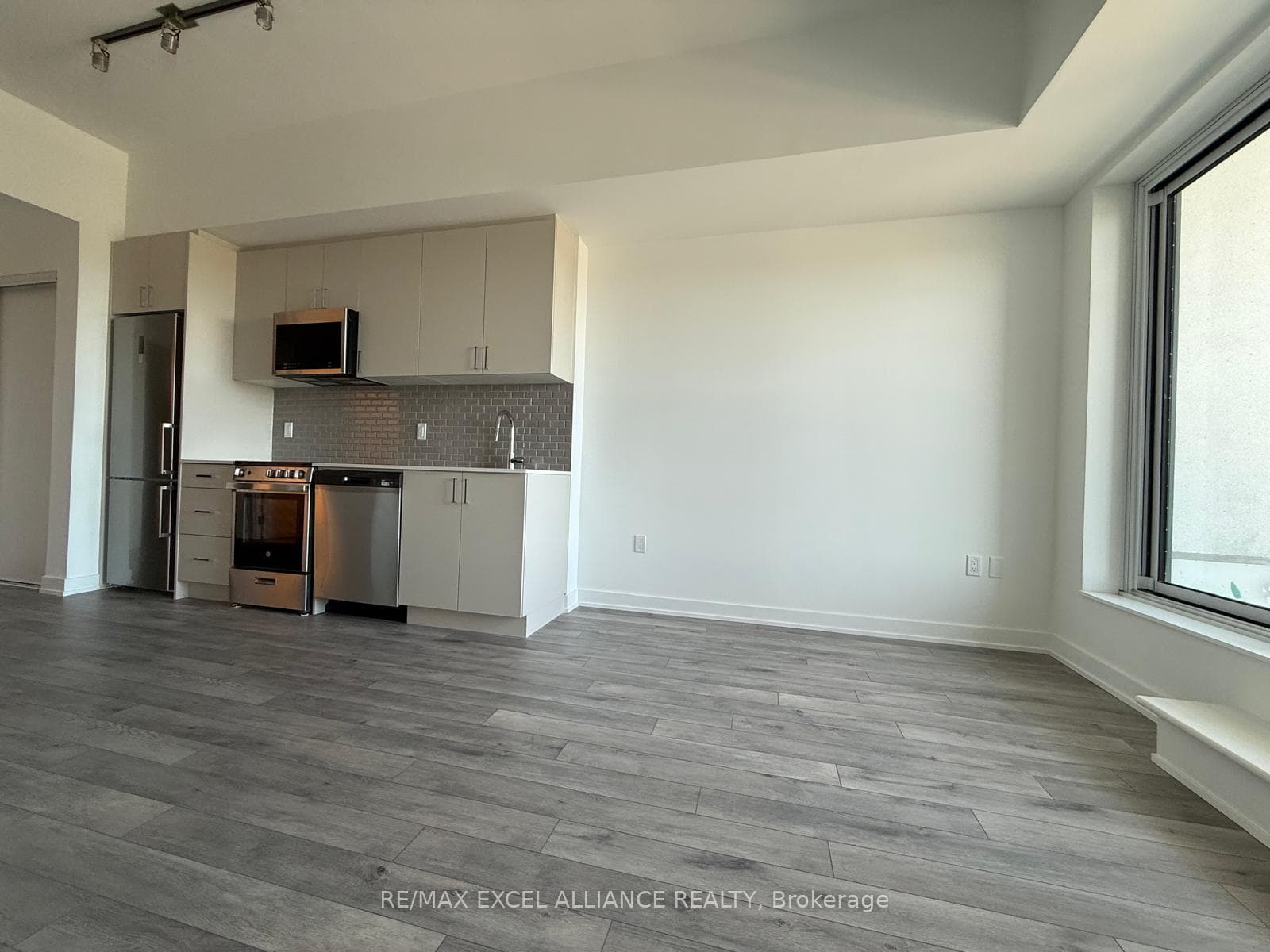 1005 Dundas Street Unit 550 photo 16