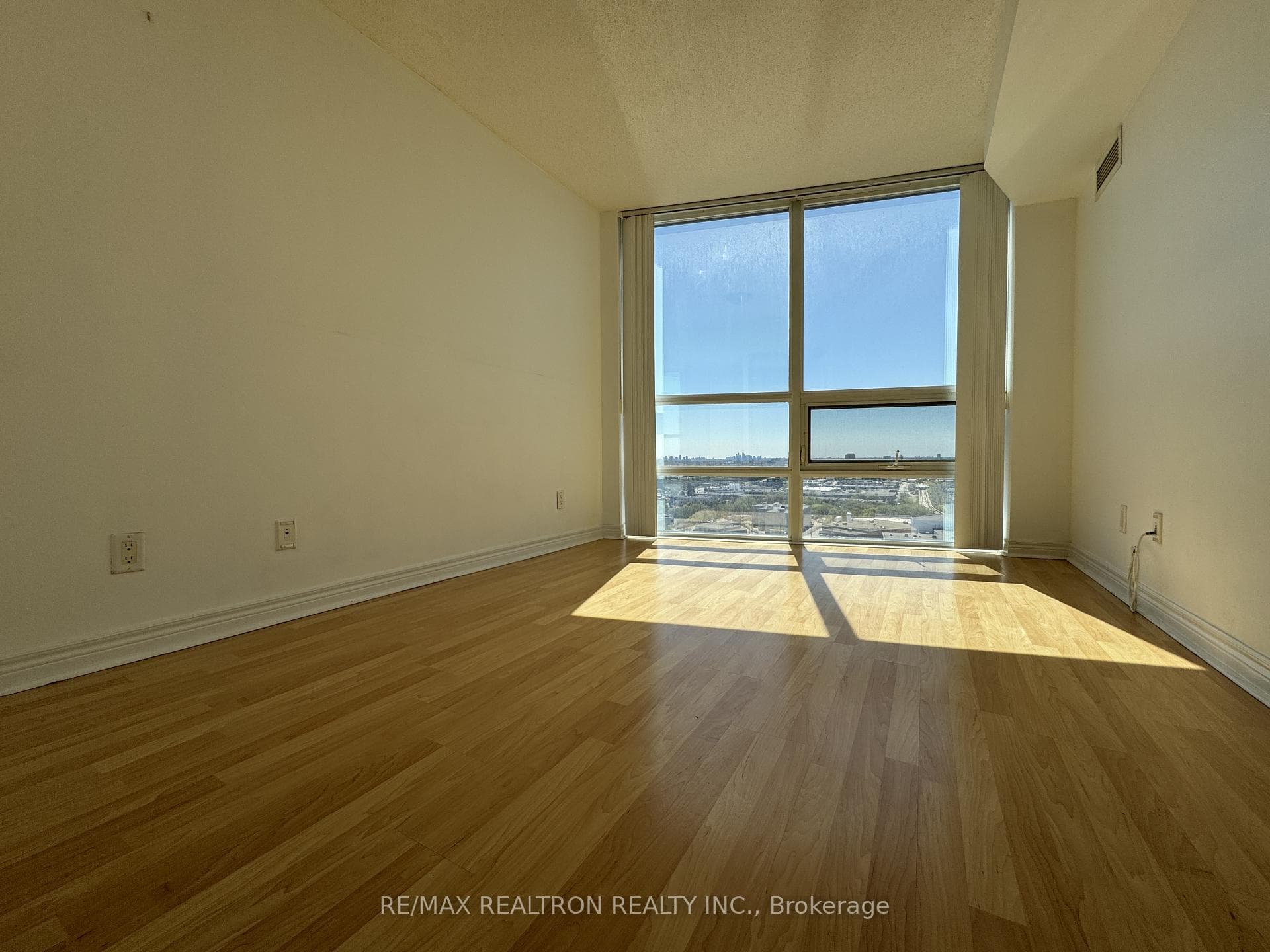83 Borough Drive Unit 1601 photo 6