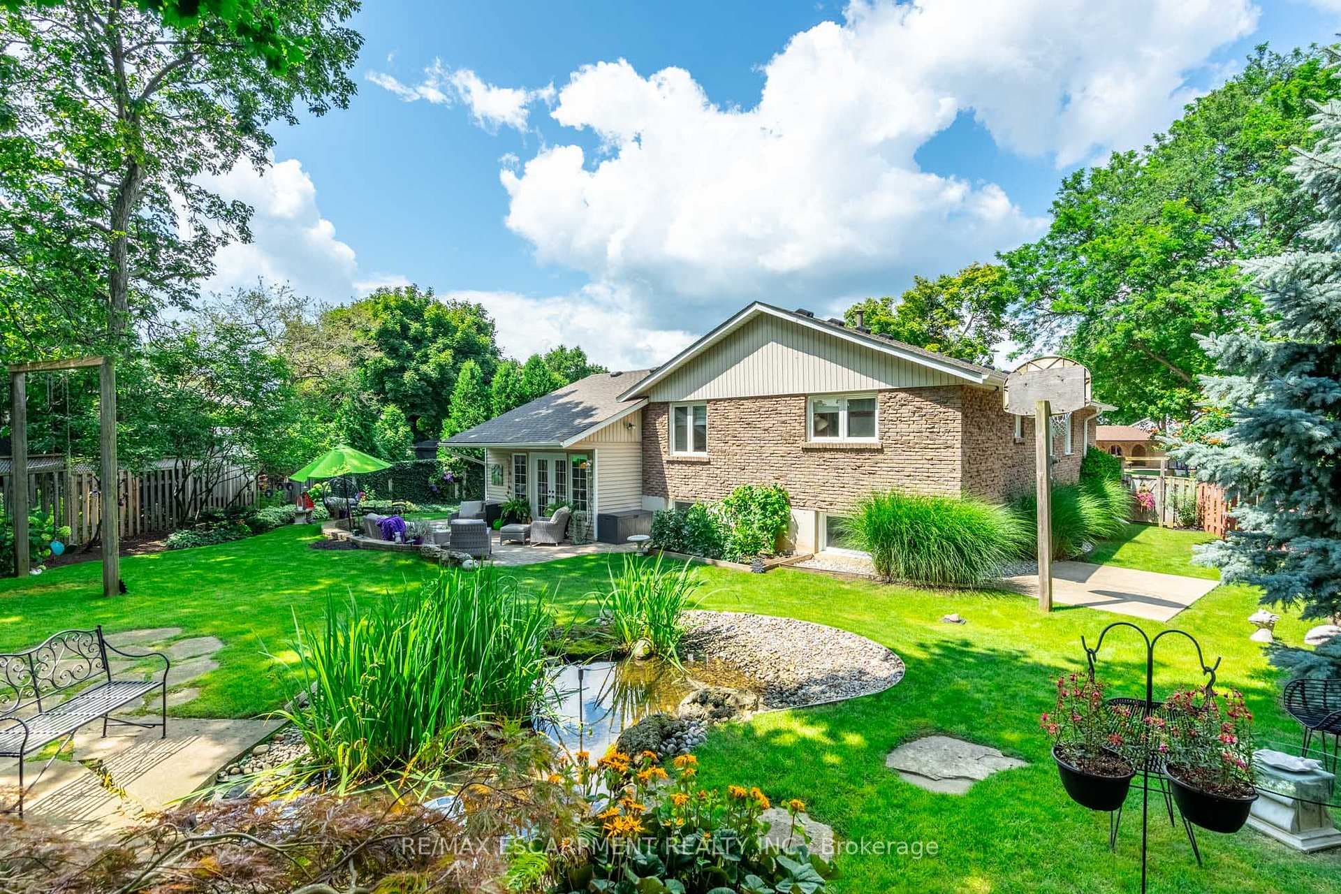 63 FORESTGATE Drive photo 39