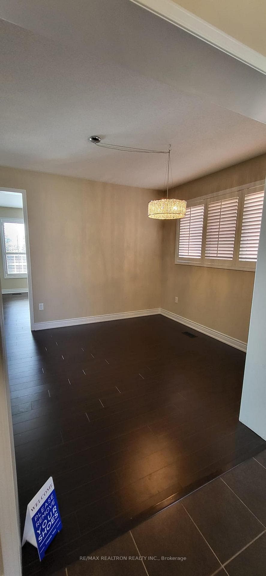 207 Dymott Avenue photo 3