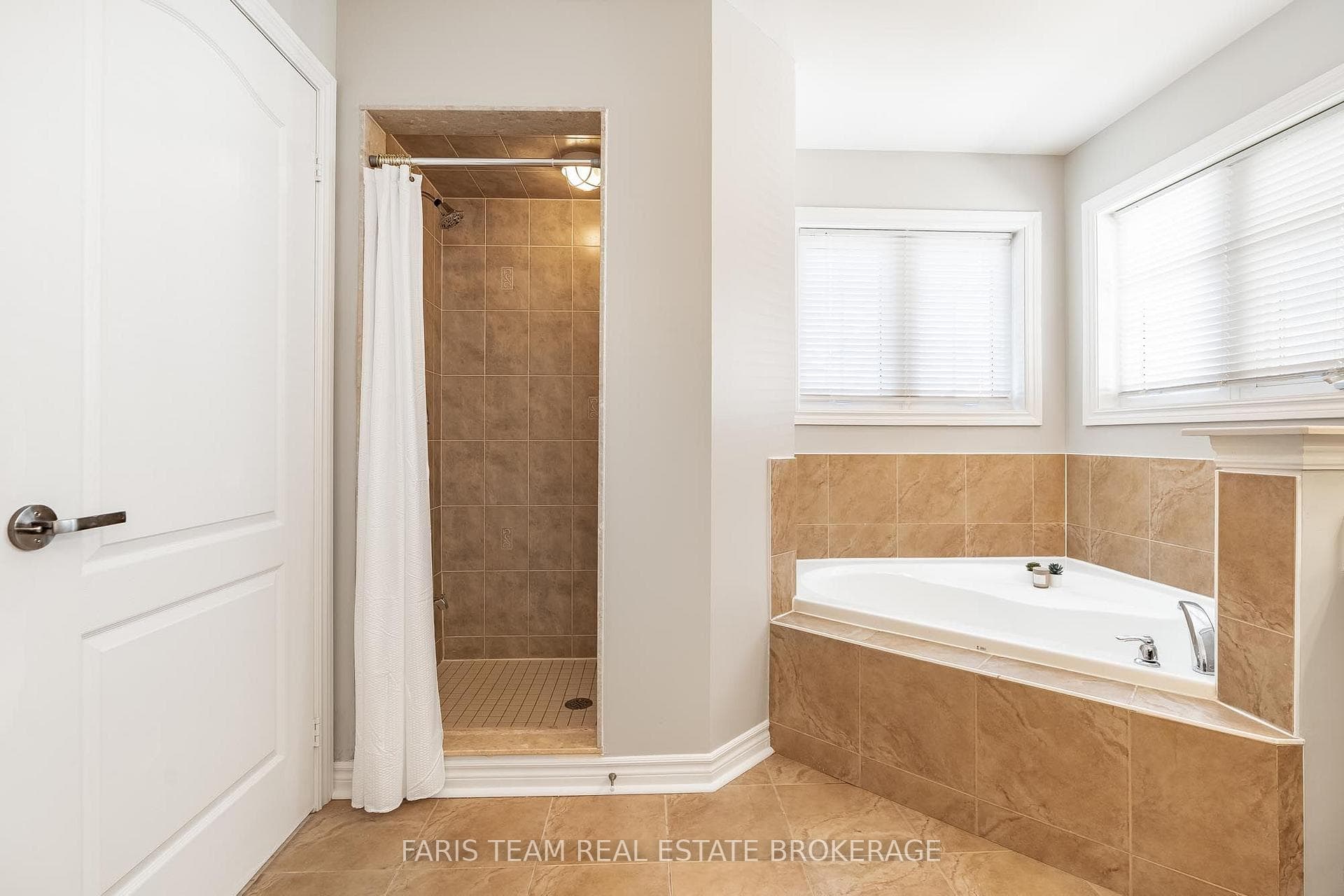 135 Prince William Way photo 30