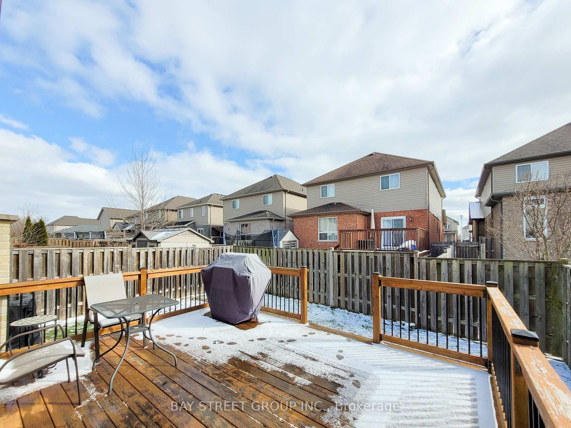 856 REEVES Avenue photo 25