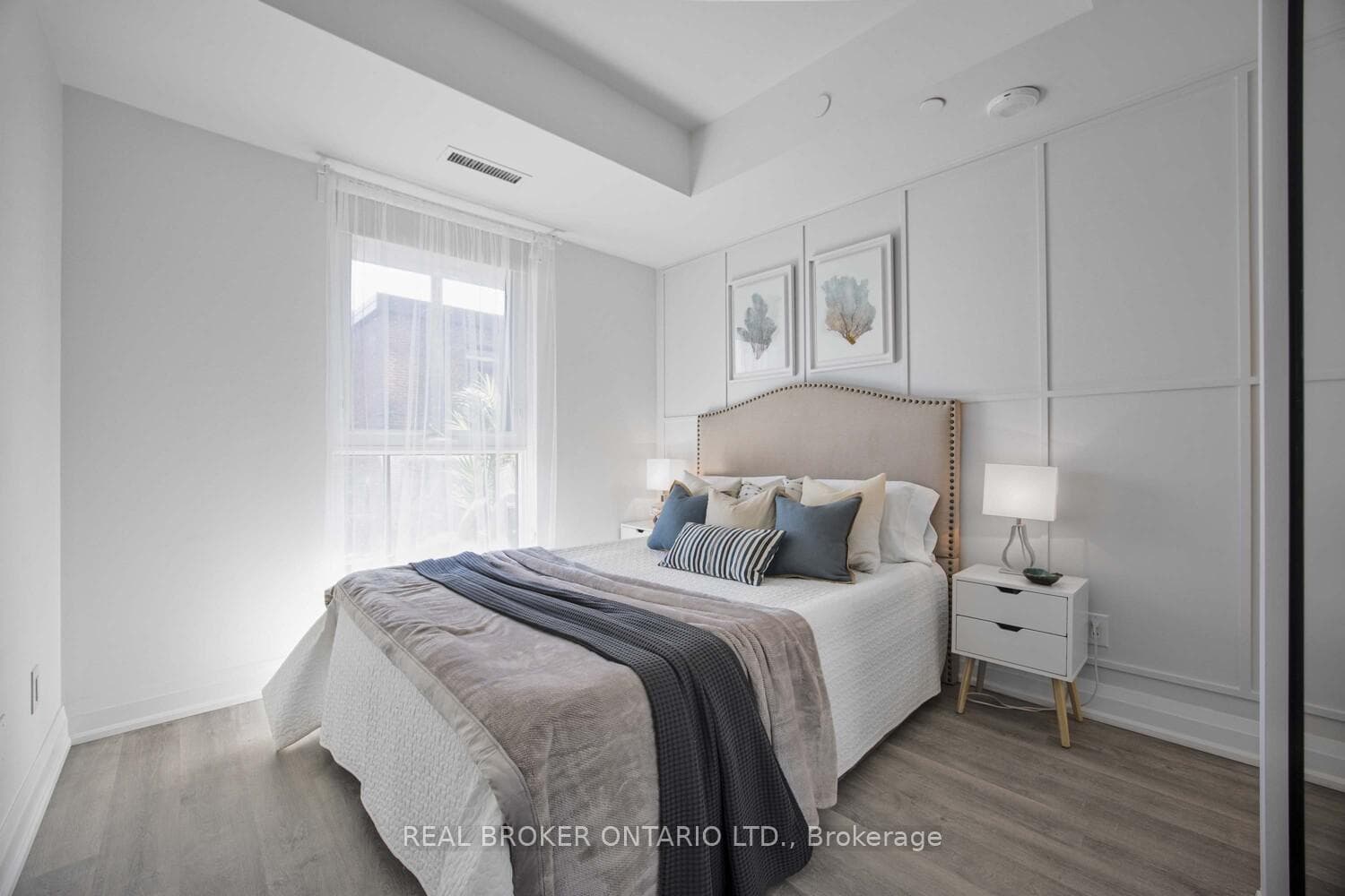 2369 Danforth Avenue Unit 210 photo 18