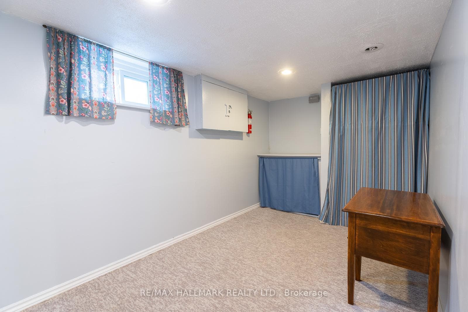 945 Pharmacy Avenue photo 33
