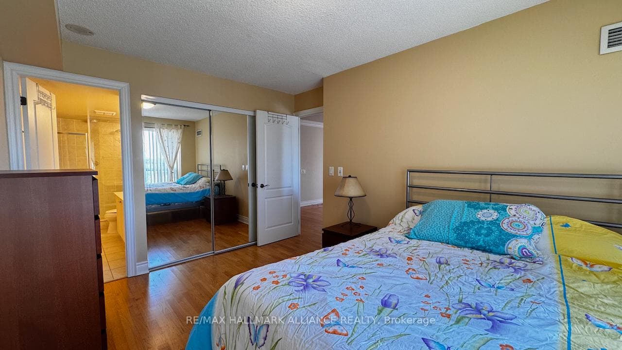 2 Clairtrell Road Unit 903 photo 10